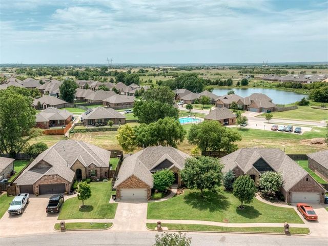 14005 Savannah River Way, Yukon, OK 73099