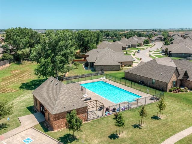 14005 Savannah River Way, Yukon, OK 73099