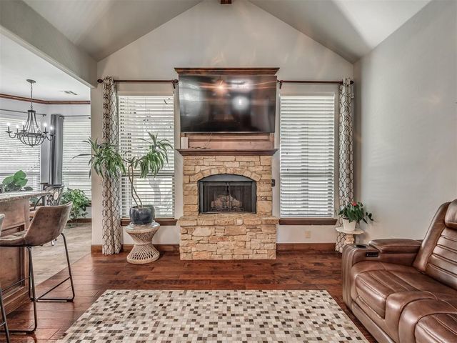 14005 Savannah River Way, Yukon, OK 73099