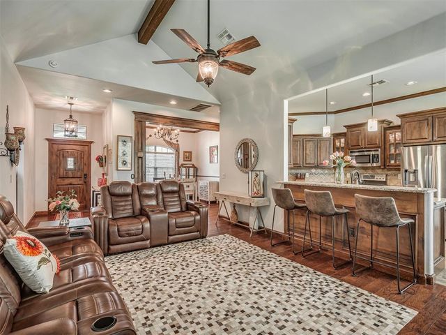 14005 Savannah River Way, Yukon, OK 73099