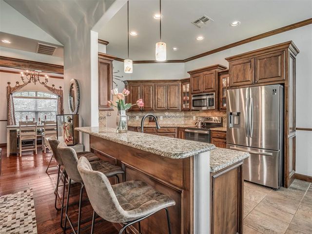 14005 Savannah River Way, Yukon, OK 73099