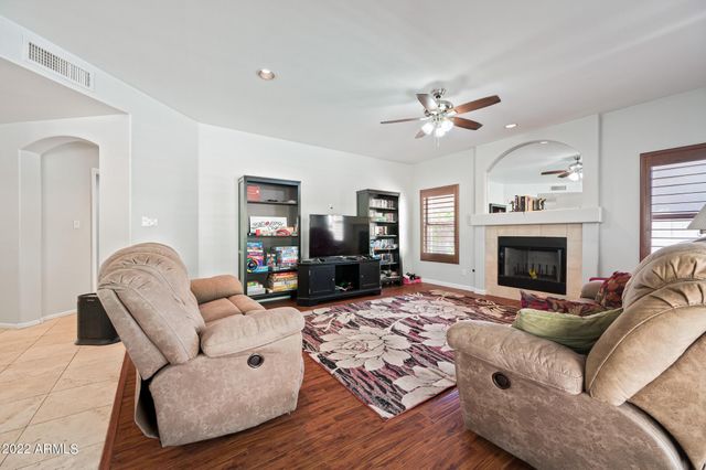 708 W Stottler Place, Gilbert, AZ 85233