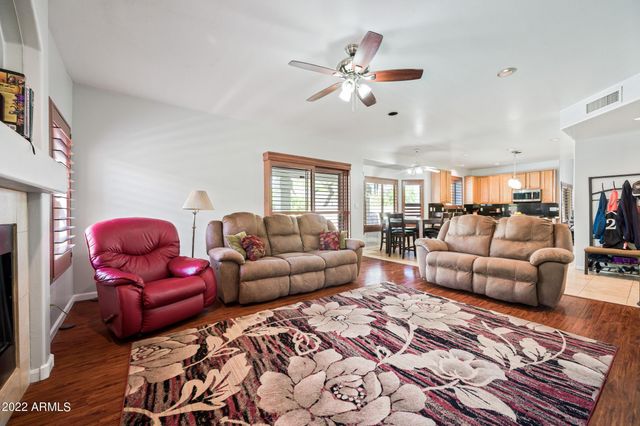708 W Stottler Place, Gilbert, AZ 85233