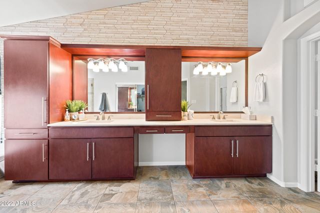 708 W Stottler Place, Gilbert, AZ 85233