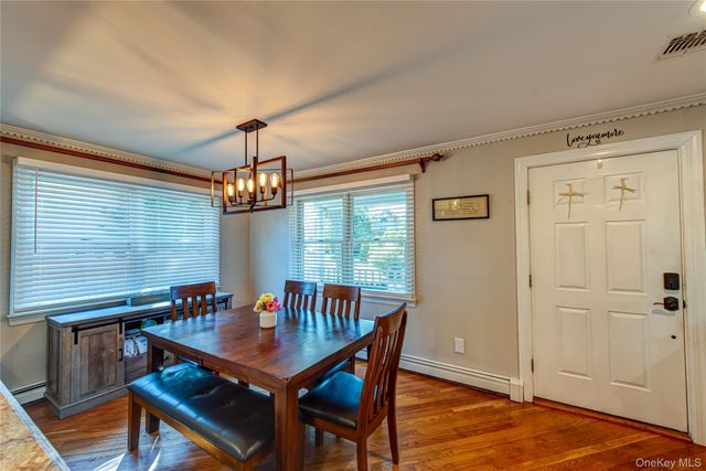 9 Donna Place, East Islip, NY 11730