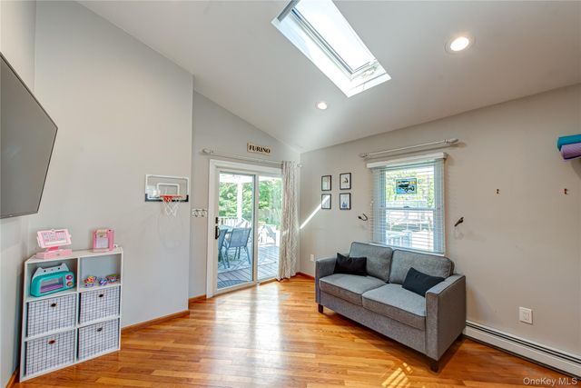 9 Donna Place, East Islip, NY 11730