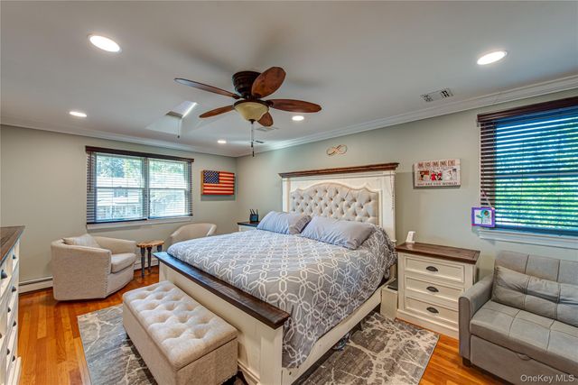 9 Donna Place, East Islip, NY 11730