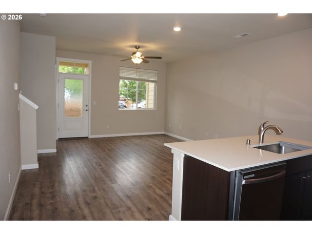7026 Ne 153RD Pl, Vancouver, WA 98682
