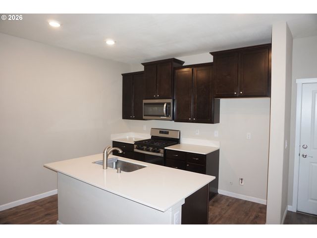 7026 Ne 153RD Pl, Vancouver, WA 98682