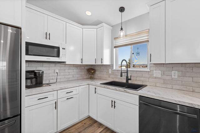 14787 SUNLIGHT DR, Rapid City, SD 57703