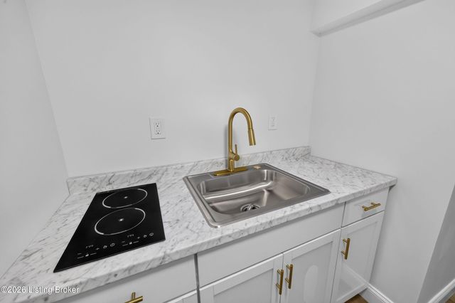 2522 Montpelier Ct, Louisville, KY 40272