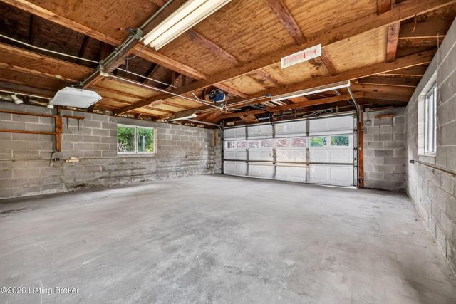 2522 Montpelier Ct, Louisville, KY 40272