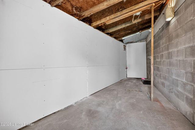 2522 Montpelier Ct, Louisville, KY 40272