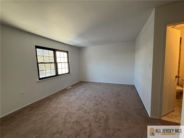 123 Aspen Drive, North Brunswick, NJ 08902