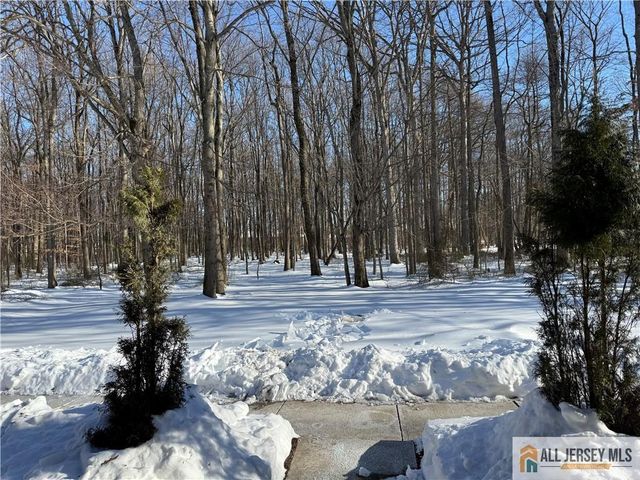 123 Aspen Drive, North Brunswick, NJ 08902