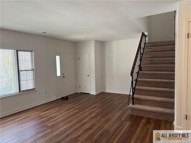 123 Aspen Drive, North Brunswick, NJ 08902