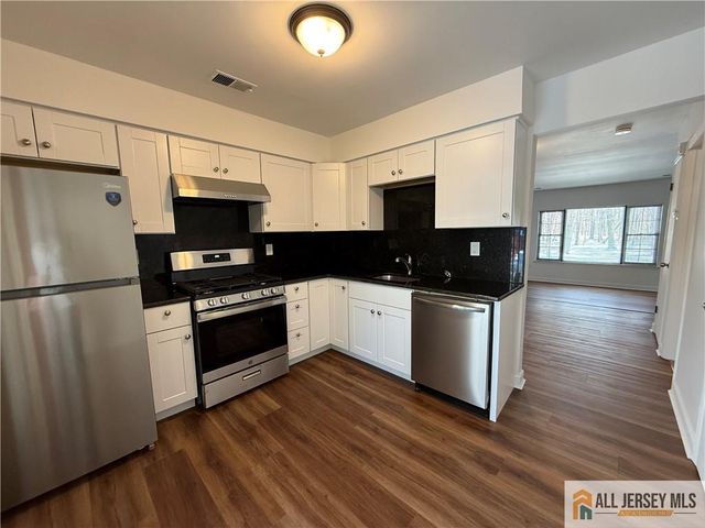 123 Aspen Drive, North Brunswick, NJ 08902