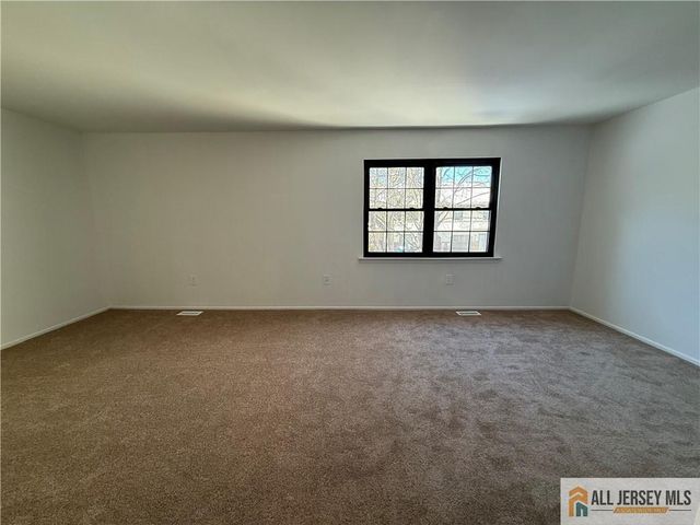 123 Aspen Drive, North Brunswick, NJ 08902