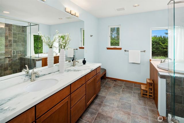 14730 75th Avenue NE, Kenmore, WA 98028