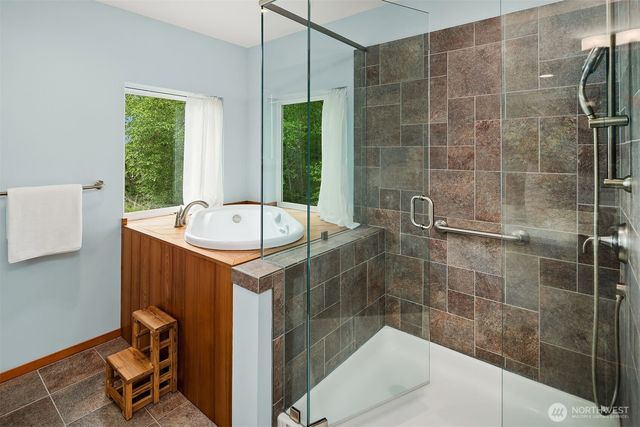 14730 75th Avenue NE, Kenmore, WA 98028