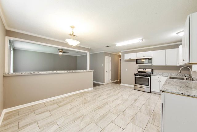 69 Kirkglen Loop, Houma, LA 70363