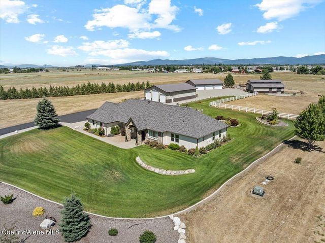 7513 W Nighthawk DR, Post Falls, ID 83854