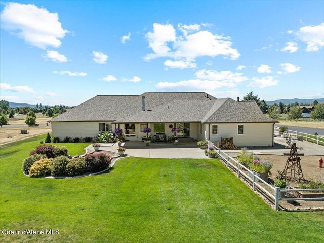 7513 W Nighthawk DR, Post Falls, ID 83854
