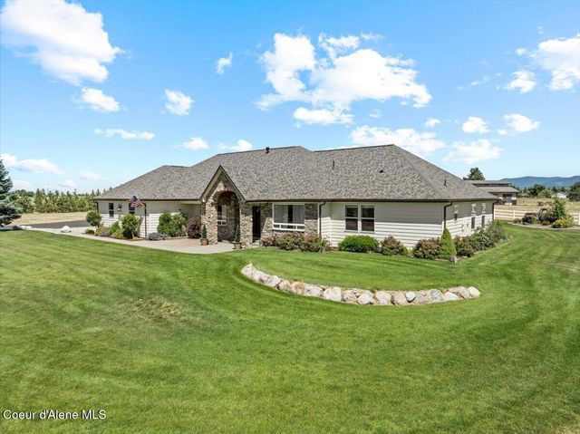 7513 W Nighthawk DR, Post Falls, ID 83854