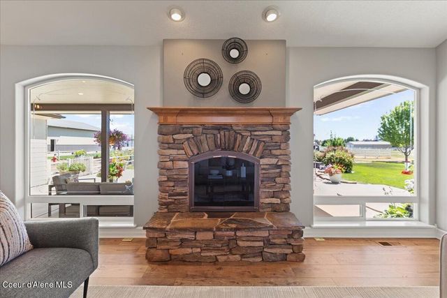 7513 W Nighthawk DR, Post Falls, ID 83854