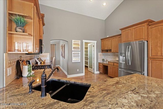 7513 W Nighthawk DR, Post Falls, ID 83854