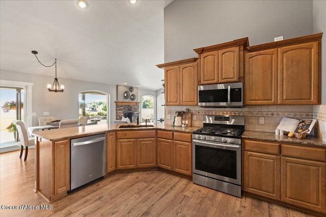 7513 W Nighthawk DR, Post Falls, ID 83854
