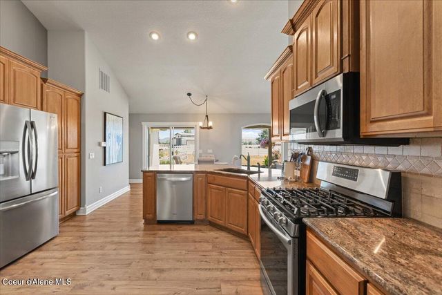 7513 W Nighthawk DR, Post Falls, ID 83854