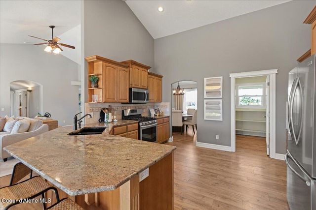 7513 W Nighthawk DR, Post Falls, ID 83854