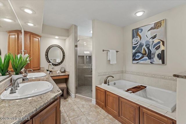 7513 W Nighthawk DR, Post Falls, ID 83854