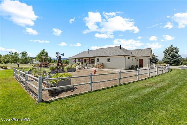7513 W Nighthawk DR, Post Falls, ID 83854