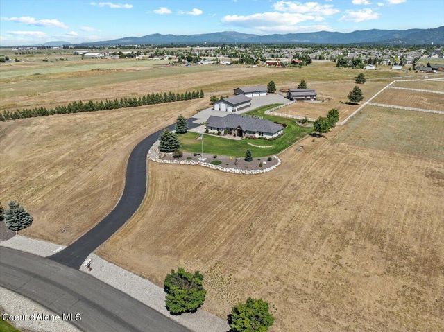 7513 W Nighthawk DR, Post Falls, ID 83854