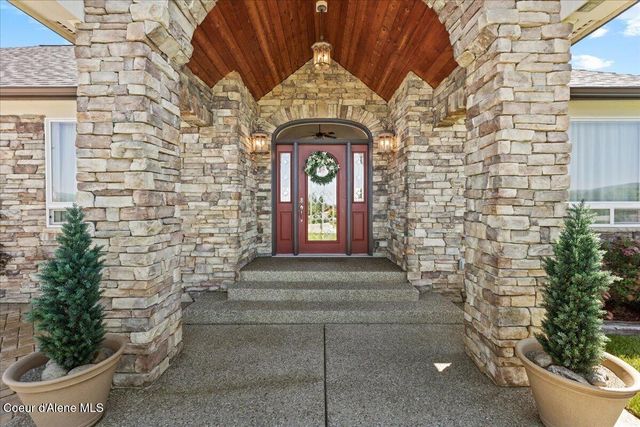 7513 W Nighthawk DR, Post Falls, ID 83854