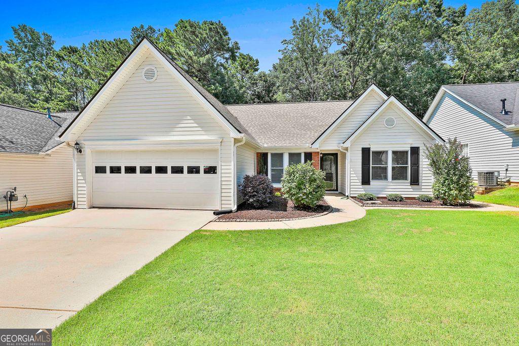 128 Lake Cove Approach, Newnan, GA 30265