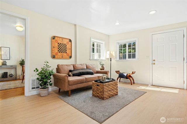 469 Maple Avenue SW, Renton, WA 98057
