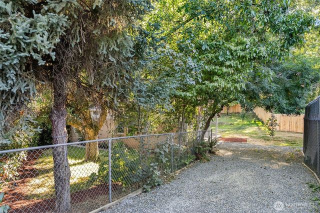 469 Maple Avenue SW, Renton, WA 98057