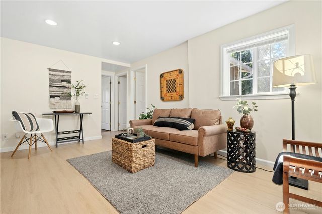 469 Maple Avenue SW, Renton, WA 98057