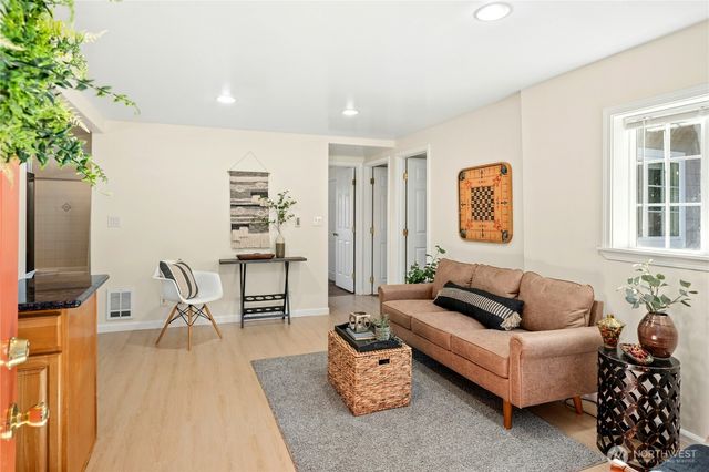 469 Maple Avenue SW, Renton, WA 98057