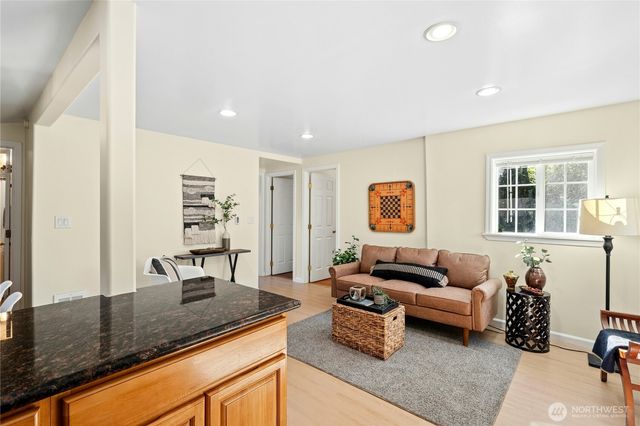 469 Maple Avenue SW, Renton, WA 98057
