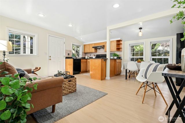 469 Maple Avenue SW, Renton, WA 98057