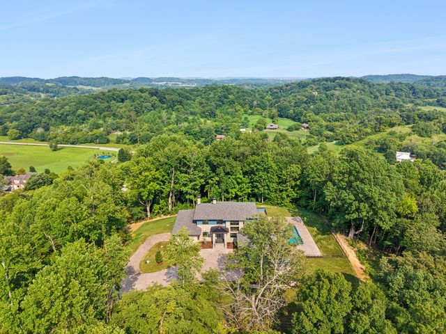 1782 Springwater Lane, Thompsons Station, TN 37179