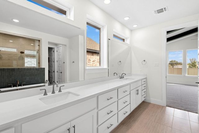 121 Irvine PASS, Liberty Hill, TX 78642