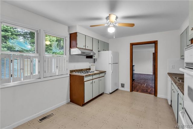 39 Mapleview Drive, Amherst, NY 14226
