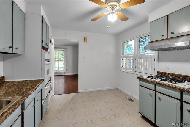 39 Mapleview Drive, Amherst, NY 14226