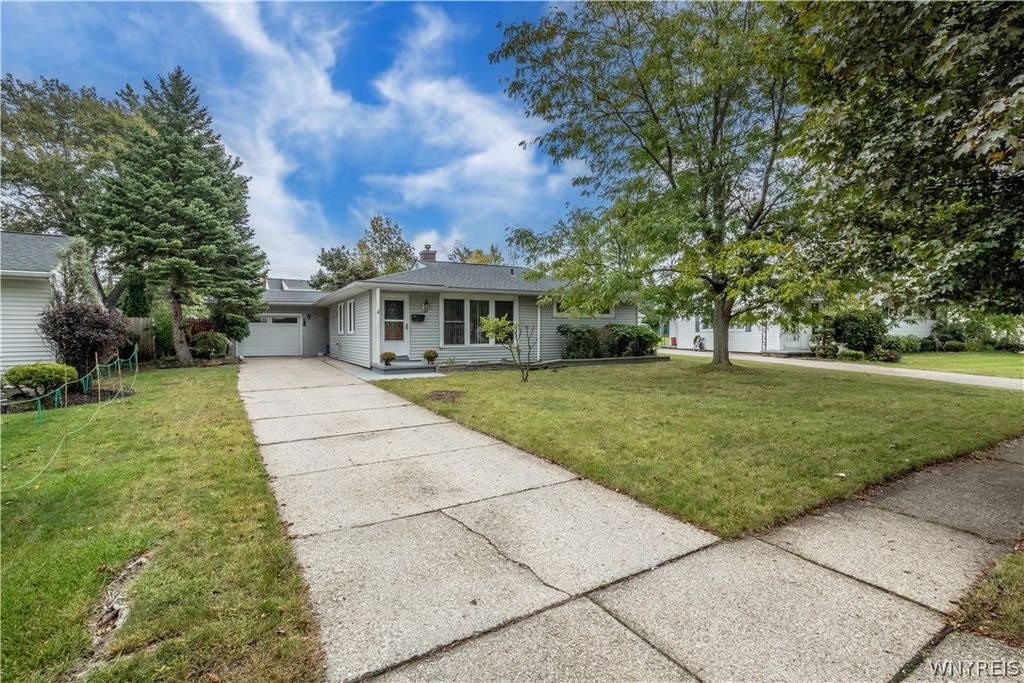 39 Mapleview Drive, Amherst, NY 14226