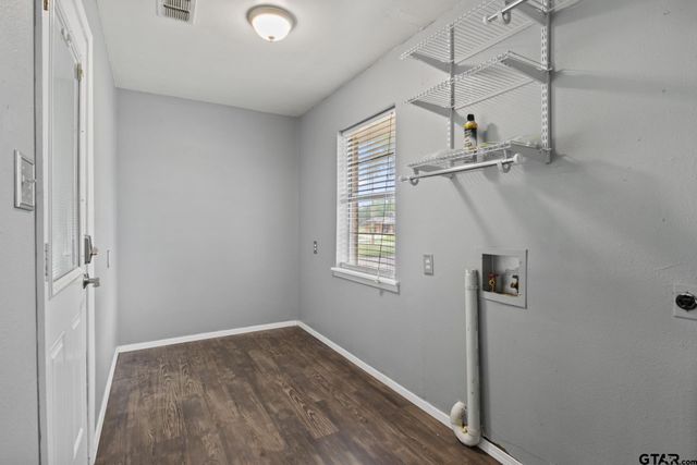 4006 Mark Lane, Mt Pleasant, TX 75455